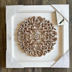 Distressed Wood Medallion